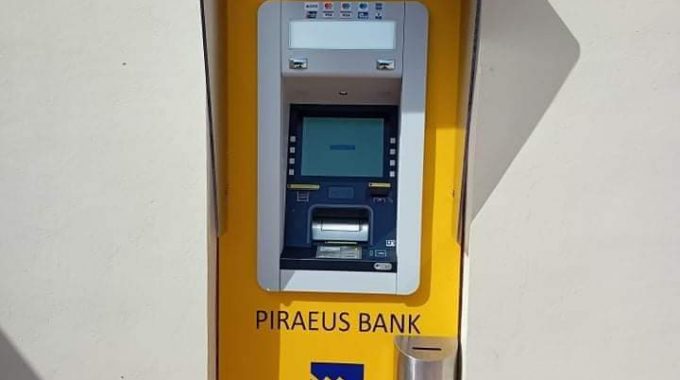 Τοποθετήθηκε το μηχάνημα ανάληψης μετρητών της τράπεζας Πειραιώς στη Γαύδο